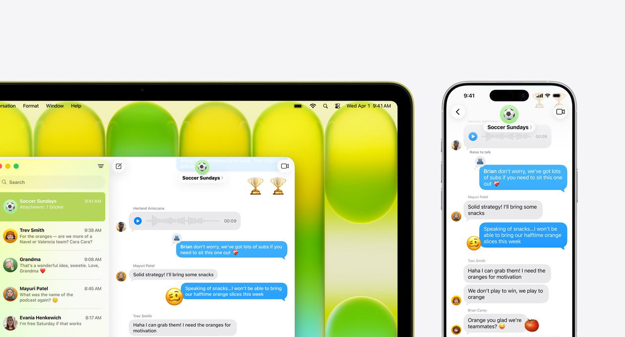 MacBook Neo, coloris jaune agrume, affichant une conversation de groupe dans l’app Messages intitulée « Soccer Sundays » et d’autres messages récents, un iPhone à côté affiche la même conversation de groupe