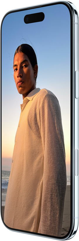 iPhone Air, pohled zezadu, blankytně modrá barva, modul s hlavní Fusion fotosoustavou nahoře